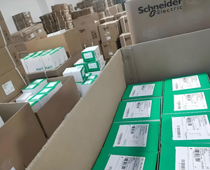 Servomotor BSH, Lexium 05, 0.9N.<span class=keywords><strong>m</strong></span>, 4000rpm, 55mm, Eje con Llave, Sincronización Multivuelta, Con Freno, IP50, Recto BSH0551P12F2A - Product Image 3