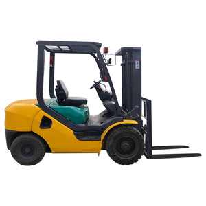 Montacargas Komatsu FD30 Usado, con Motor Diésel y Neumáticos Sólidos, Alta Calidad en Henan a Precio Económico - Product Image 1