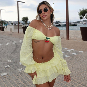 King Mcgreen Star Conjuntos de <span class=keywords><strong>2</strong></span> piezas Minifalda con volantes Top corto de manga larga Ropa de otoño Mujeres Cute Cherry Sexy Trajes de vacaciones - Product Image 1
