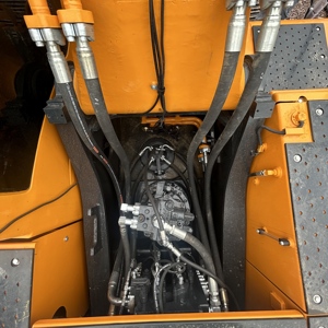 Excavadora Hidráulica Usada Hyundai 385LC-9T de 38 Toneladas y 280HP para Minería y Construcción - Product Image 6