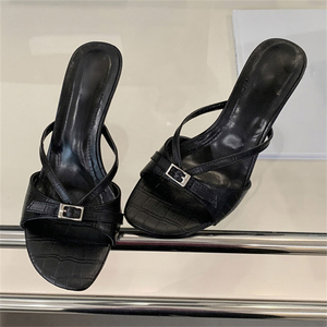 Sandales d'été pour femmes, à talons hauts, avec boucle en métal blanc, respirantes, mode européenne et américaine - Product Image 2