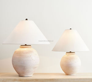 Lampe de chevet à base en céramique avec abat-jour en lin crème - Product Image 5