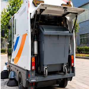 Balayeuse de voirie électrique autopropulsée avec cabine fermée et balais latéraux - Product Image 6