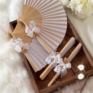 Éventail pliable en bambou blanc avec logo, prix d'usine, cadeaux de mariage personnalisés pour invités, éventails en bambou avec logo - Product Image 3