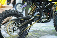 Moto électrique tout-terrain Surron Hyper Bee 2026 pour adolescents, moto électrique Enduro de course 58V 8000W Middrive 22Ah, E-bike puissant