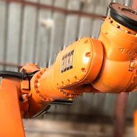 Robot de palettisation KUKA 210 kg et 360 kg pour l'emballage, les entrepôts et les lignes logistiques