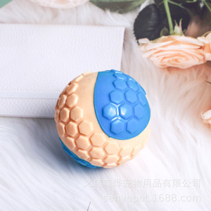 Juguete de pelota redonda a cuadros de TPR popular para cachorros - Product Image 1