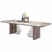Table à manger rectangulaire en marbre italien de luxe avec structure en acier inoxydable, ensemble de 8 chaises pour usage hôtelier