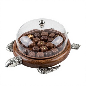 Plateau de présentation de luxe en métal et bois en forme de tortue pour chocolats, avec cloche en verre transparent, plateau décoratif pour confiseries - Product Image 1