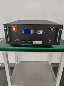 แบตเตอรี่ LiFePO4 100Ah 51.2โวลต์5000รอบสำหรับระบบเก็บพลังงานในบ้านพลังงานแสงอาทิตย์ช่วงอุณหภูมิ20 ℃ ถึง60 ℃ ประสิทธิภาพที่เสถียรสูง - Product Image 5