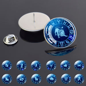Spilla con design a mappa stellare delle 12 costellazioni, spilla da collo in vetro con segni zodiacali blu, accessorio rotondo in acciaio inossidabile per borse e abbigliamento - Product Image 1