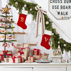 LINGKAI Chaussettes de Noël en velours écologiques avec broderie de lettres dorées, bordure en peluche blanche, personnalisables, décorations de fête suspendues - Product Image 2