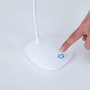 Lampe de table LED OEM mini portable rechargeable, blanc chaud, 3 couleurs, commande tactile, lampe de lecture, lampe de bureau, veilleuses pour l'étude et le travail - Product Image 5