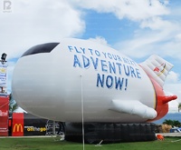 Avion gonflable géant LED de 5 m avec base, logo personnalisé, modèle d'avion, grande montgolfière gonflable avec support pour la publicité aérienne