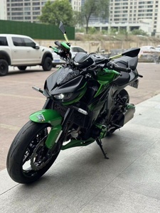 Kawasaki Z1000 d'occasion, <span class=keywords><strong>1000</strong></span> cm³, refroidissement liquide, quatre cylindres en ligne, <span class=keywords><strong>moto</strong></span> de route, vitesse >220 km/h, adaptée aux pilotes expérimentés - Product Image 3