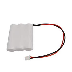 Paquete de Baterías AA de Níquel-Cadmio con una Capacidad de 700 mAh, Disposiciones en Fila Plana con Tres Terminales de Salida y un Enchufe - Product Image 3