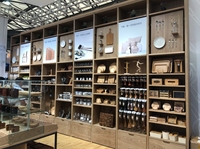 Souvenir Shop Design Souvenir Vitrine Buchladen Vitrine Souvenir Löffel Vitrine