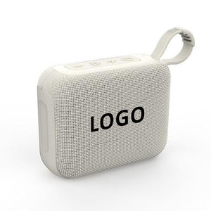 时尚迷你便携式 5W 低音 TWS FM 收音机 TF USB 播放 布质外壳 蓝牙音箱 带肩带 - Product Image 1