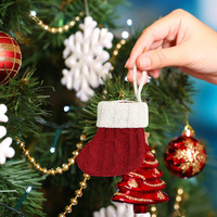Nouvelles chaussettes de Noël miniatures en tissu tricoté vert et décorations pour arbre de Noël, sacs à bonbons pour enfants