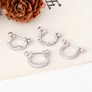 Venta al por mayor personalizado cartílago Piercing joyería segmentos con bisagras Barbell CZ pezón anillos plata esterlina 925 D forma aro pendiente - Product Image 1