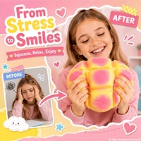 Jouets Squishy Géants en Forme de Boule d'Ananas Rose Doux, Jouets à Remontée Lente avec un Parfum Léger de Pain, les Enfants Adorent Ces Jouets en Forme de Pain pour Fêtes