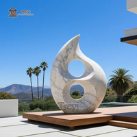 Statue d'art abstrait en marbre blanc moderne personnalisée pour l'extérieur Style de conception européenne pour l'application de jardin