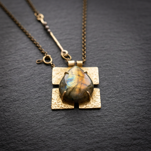 Colgante de Labradorita Natural para Sanación de Chakras con Reiki, Collar de Corazón de Labradorita con Destello Azul, Engaste de Plata de Ley Dorada, Regalo - Product Image 2
