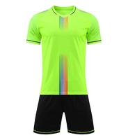 Özel Lime Dikey Çizgili Futbol Formaları Tam Set Futbol Üniforması Kişiselleştirilmiş Takım Isı Transfer Baskılı %100 Polyester 220g