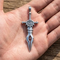 Pendentif poignard fantaisie vintage, mini-amulette épée en acier inoxydable pour mode alternative et style sombre