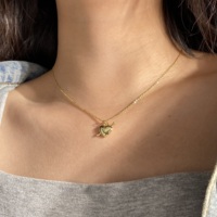 Collares de Estilo Mixto Minimalista con Dijes de Latón Bañado en Oro de 18K, Collares con Colgantes de Esmalte y Circonitas de Formas Surtidas para Mujer, Venta al por Mayor a Granel