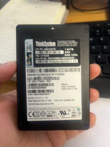 ThinkSystem 01GT759, 7SD7A05741, SR 기계 원본 분해, 2.5인치 인텔 S4500 480GB 엔트리 SATA 6Gb 핫스왑 SSD - Product Image 2