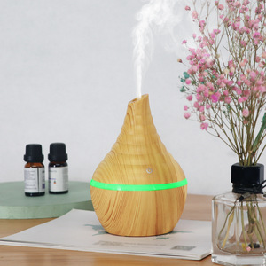 Diffuseur d'aromathérapie portable en bois grainé 300 ml, alimenté par USB avec lumière LED pour usage domestique et commercial - Product Image 4