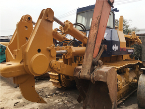 Bulldozer sur chenilles Komatsu D155A d'occasion d'origine japonaise, chargeur frontal, capacité de charge nominale de 15 tonnes, moteur CAT, modèle 2015, puissance élevée, stable - Product Image 2
