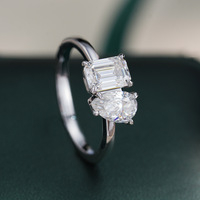 Cincin Kawin Moissanite Ganda Mewah Potongan Emerald Radiant 2 4 Karat Perak Sterling S925 Berlapis Emas Putih 18K untuk Perhiasan Wanita
