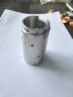 Tube de lentille laser usiné avec précision en alliage d'aluminium CNC avec fente latérale pour l'assemblage de la buse de laser à fibre