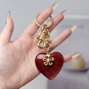 Wholesale Heart Shaped Metal Keychain High Quality Crystal love Pendant Suitable for Women's <b>Bag</b> Accessories Car Metal Keychain - Product Image 3