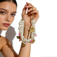 Collier Pendentif Femme en Acier Inoxydable Plaqué Or 18K avec Petite Fleur Fraîche, Arbre de Coco, Soleil et Coquillage d'Imitation Perle