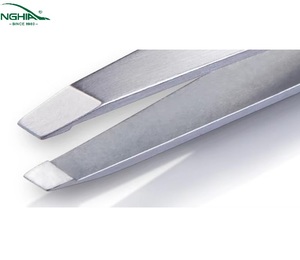Pince à épiler professionnelle en acier inoxydable à pointe carrée ODM pour sourcils et manucure – Vente en gros Nghia Export - Product Image 2