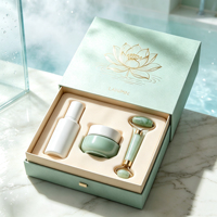Boîte cadeau écologique en papier rigide faite à la main pour soins de la peau, logo personnalisé, estampage à chaud doré, motif lotus, plateau intérieur en mousse EVA, soin du visage