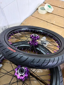 Ensemble de roues de moto Surron Light Bee X EM01 Super, roues CNC de 17 pouces, pneus CST 6577 70/90-17 90/80-17 - Product Image 5