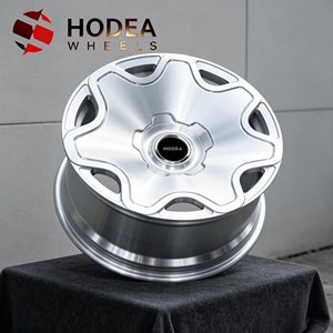 Jantes en alliage forgées rétro à finition argentée polie sur mesure pour SUV pleine grandeur et berlines haut de gamme - Product Image 3