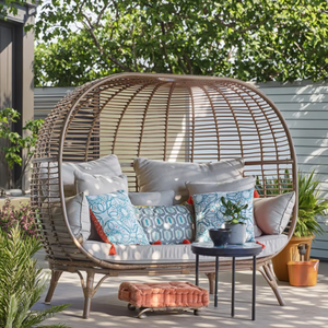 Meubles de jardin d'extérieur super simples à <span class=keywords><strong>baldaquin</strong></span> rond <span class=keywords><strong>lit</strong></span> de repos en aluminium <span class=keywords><strong>lit</strong></span> de soleil en osier en rotin pour hôtel salon salle utilisation - Product Image 2