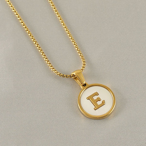 Dijes de Letras del Alfabeto Esmaltados de la A a la Z |   Colgante de Acero Inoxidable Chapado en Oro de 18K PVD, Hipoalergénico, Resistente al Agua y Sin Decoloración - Product Image 5