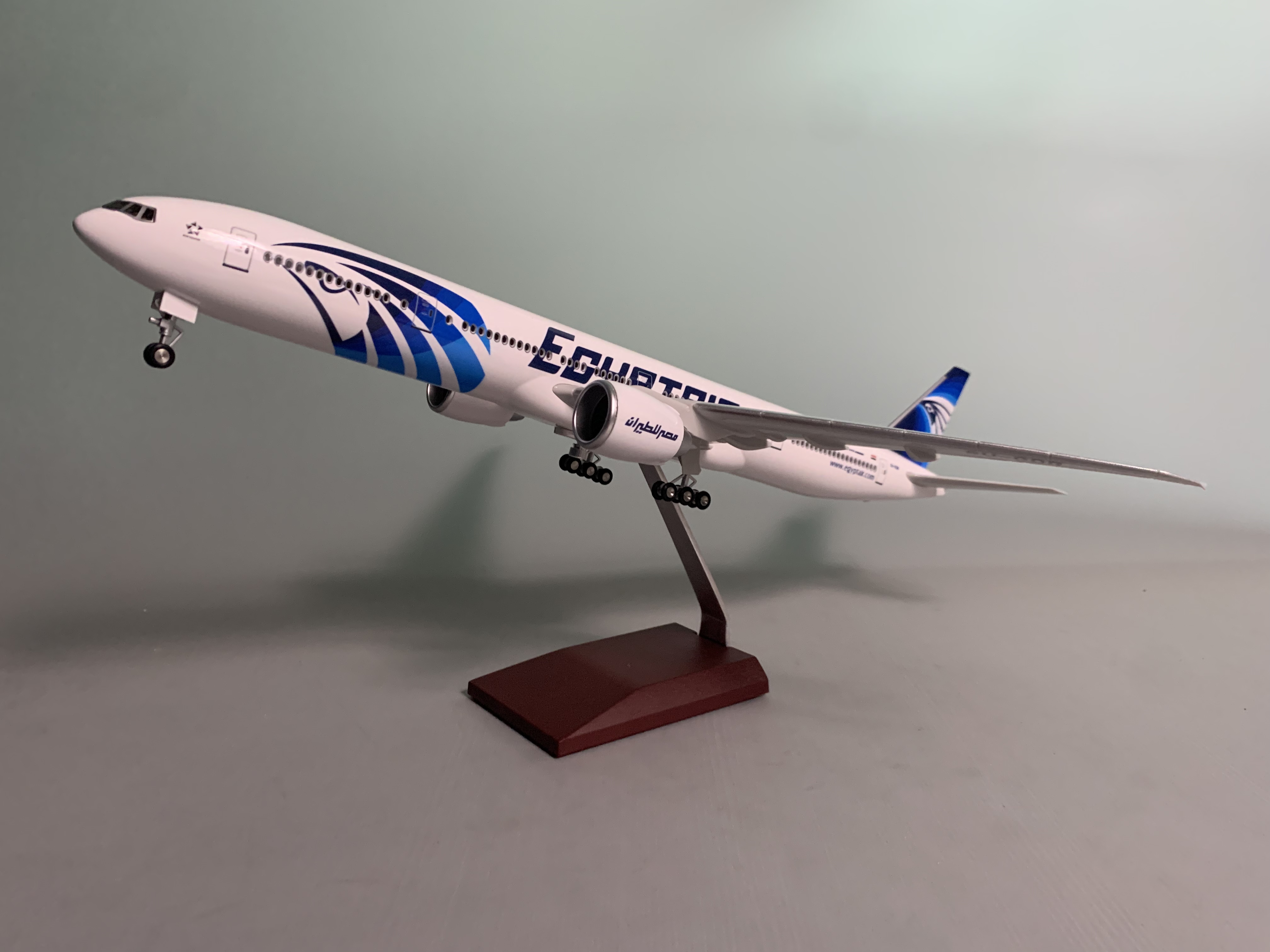 エアプレーンモデル ボーイング 777-300ER エジプト航空 ビジネス