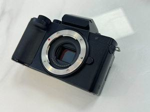 กล้องมือสอง Panasonic LUMIX G100D ของแท้ ขายส่ง ความละเอียด 20.3MP ถ่ายวิดีโอ 4K ไลฟ์สด กล้องมิเรอร์เลส - Product Image 4