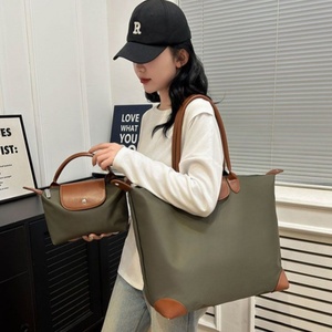 Nuevo Diseño de Marca de Lujo, Juego de <span class=keywords><strong>2</strong></span> Piezas, Bolso Tote Informal de Gran Capacidad, Bolso Deportivo Informal para Yoga, Bolso de Hombro Retro para Mujer - Product Image 4