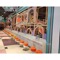 Aire de jeux intérieure pour enfants sur le thème de l'espace, grands toboggans en plastique, jeux interactifs, équipement de jeux souples pour parc d'attractions commercial