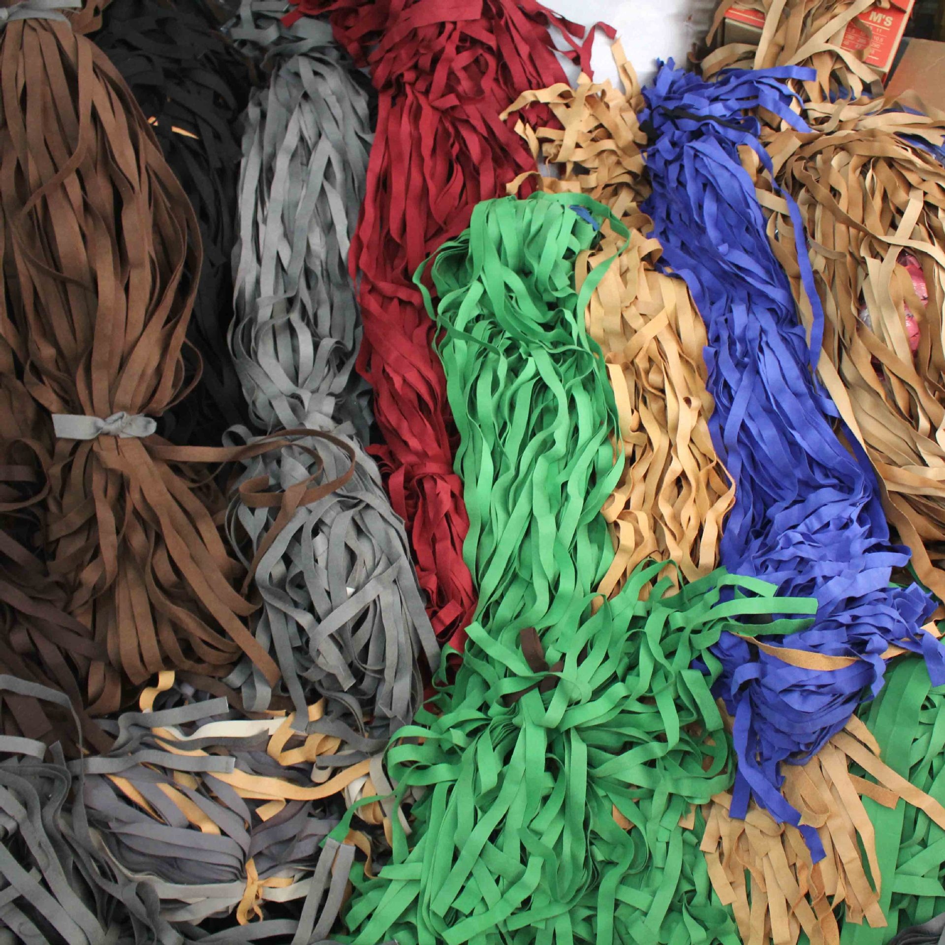 Шаобо из первосортных волокон из пены впитывающая Пот пояс с различными цветами и толщина 0,6 ~ 0,8 мм, с эффектом рогатки, аксессуары