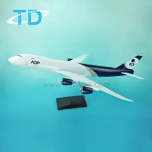Modèle d'<span class=keywords><strong>avion</strong></span> en résine en gros ECS Group B747-8F sur mesure, échelle 1:100, 74 cm – Personnalisez librement la palette de couleurs de ce modèle - Product Image 1