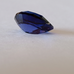 พลอยไพลินสีน้ำเงินทรงลูกแพร์เพาะเลี้ยงในห้องปฏิบัติการ คุณภาพพรีเมียม ความใสระดับบริลเลียนท์ เจียระไนอย่างประณีต เหมาะสำหรับทำเครื่องประดับ งานฝีมือ - Product Image 3